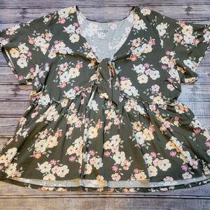 Like New Torrid Heritage Jersey V-Neck Top Size 3